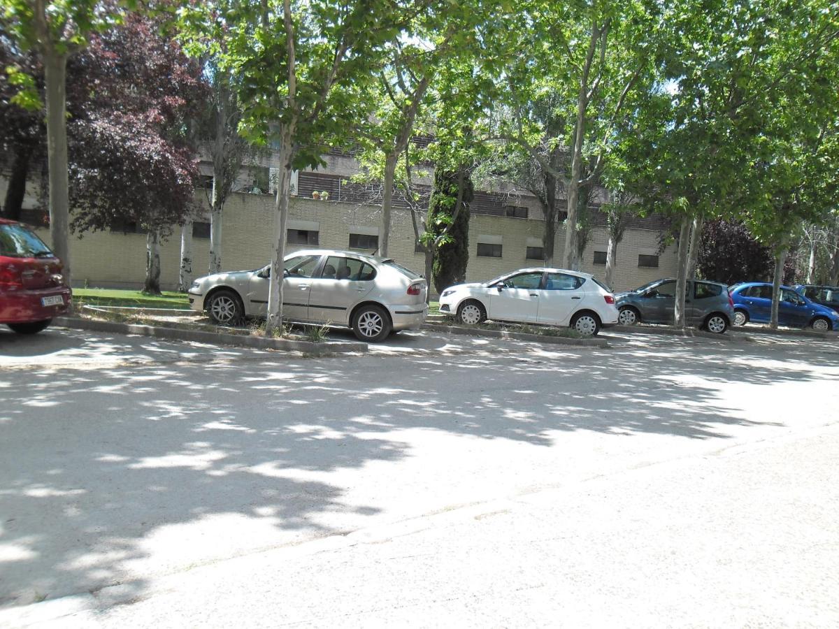 Hotel Escuela Madrid Bagian luar foto