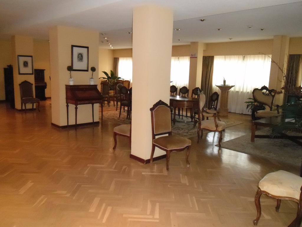 Hotel Escuela Madrid Bagian luar foto